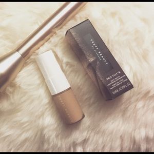 FENTY Foundation Sample